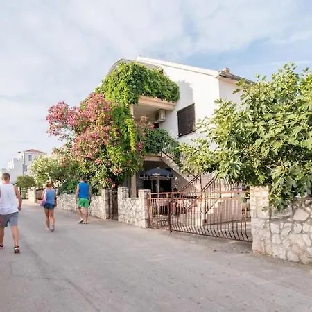 Fidelis - Two Bedroom With Terrace And Pool View 5 Apartment *